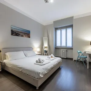 Sant' Ambrogio Flat Appartement