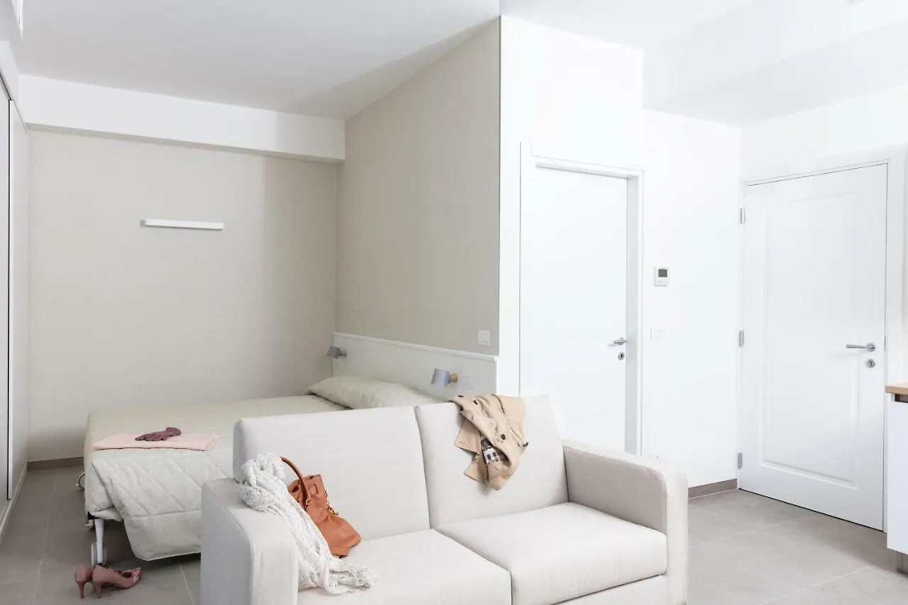 Cirene Apartments Milano 0*,